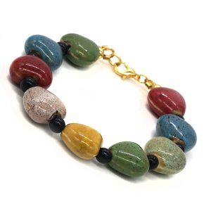 Bracelet with heart shaped stone beads.